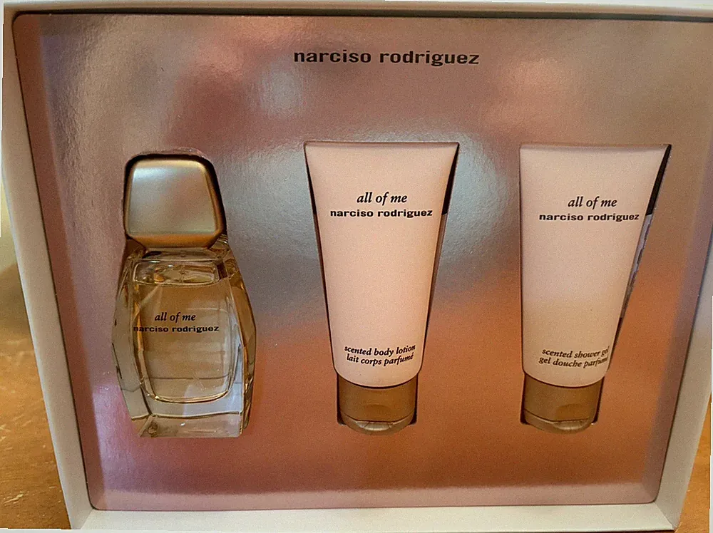 NARCISO ALL OF ME BY NARCISO RODRIGUEZ PERFUME GIFT SET