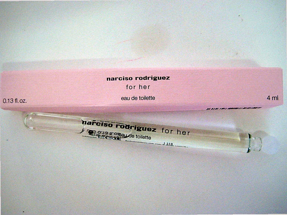 Narciso Rodriguez .13 oz / 4ml Eau De Toilette Women Mini Travel Splash for Her